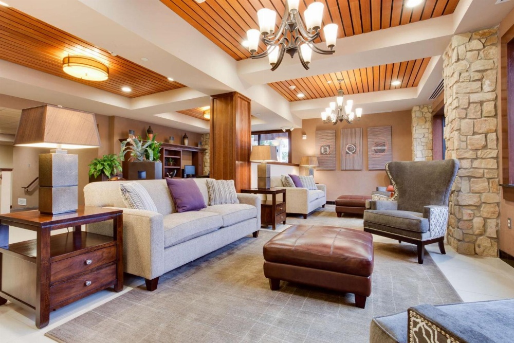 King Suite with Sofa Bed - Accessible, Tub